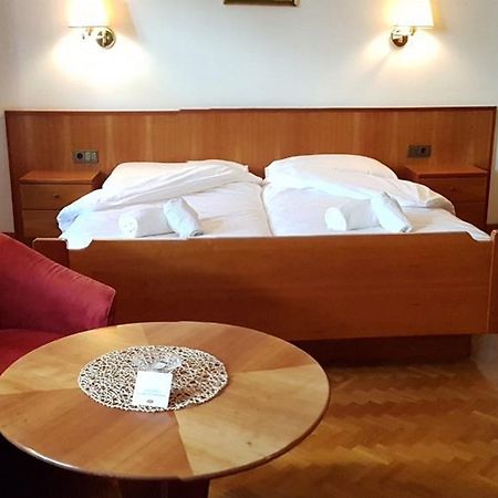 Bed and Breakfast Weisses Roessl Appiano Sulla Strada Del Vino Exterior foto