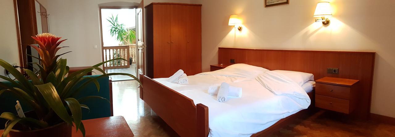 Bed and Breakfast Weisses Roessl Appiano Sulla Strada Del Vino Exterior foto
